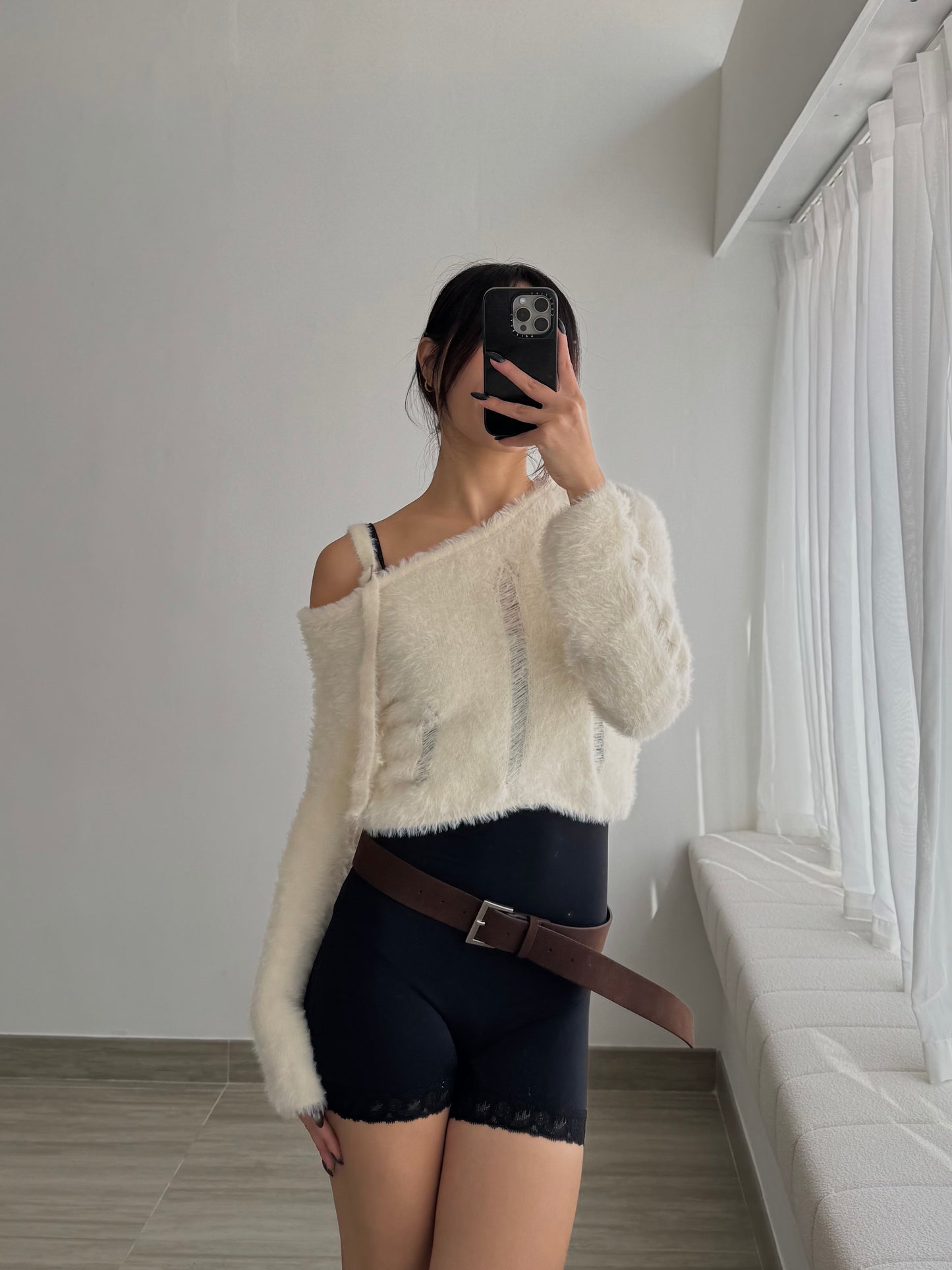COME BACK! Fluffy One Shoulder Top
