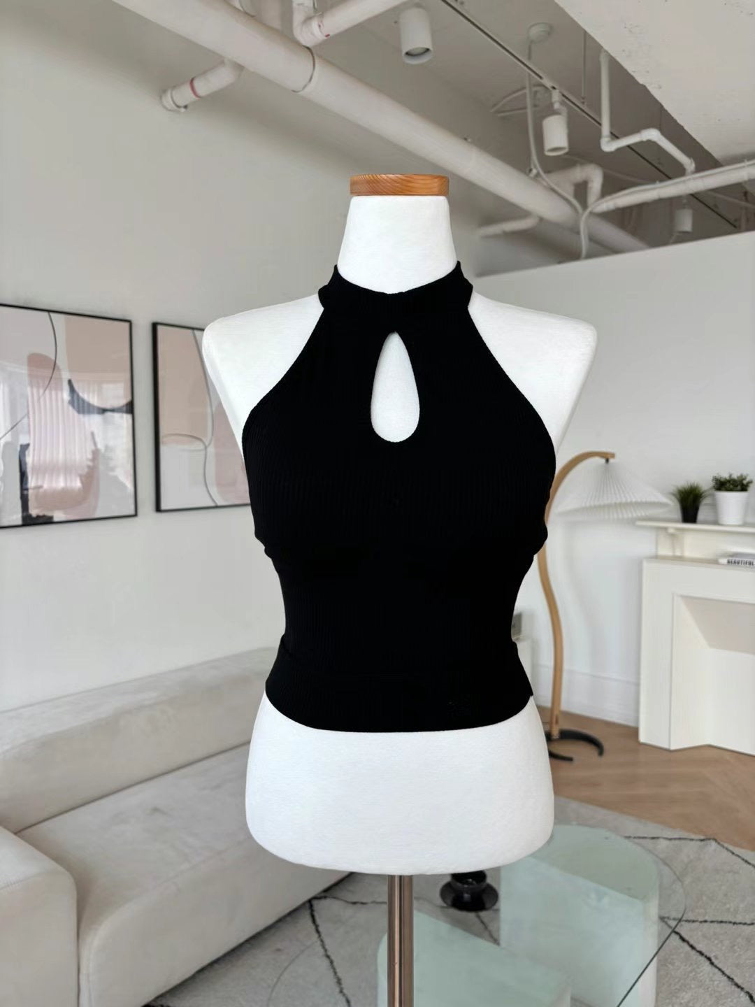 Halterneck top with pad