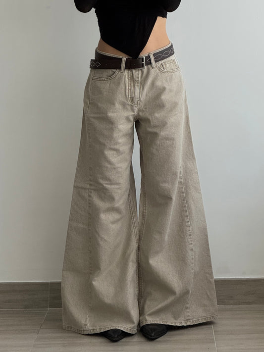 《 NEW ! 》Beige Grey Flare Jeans