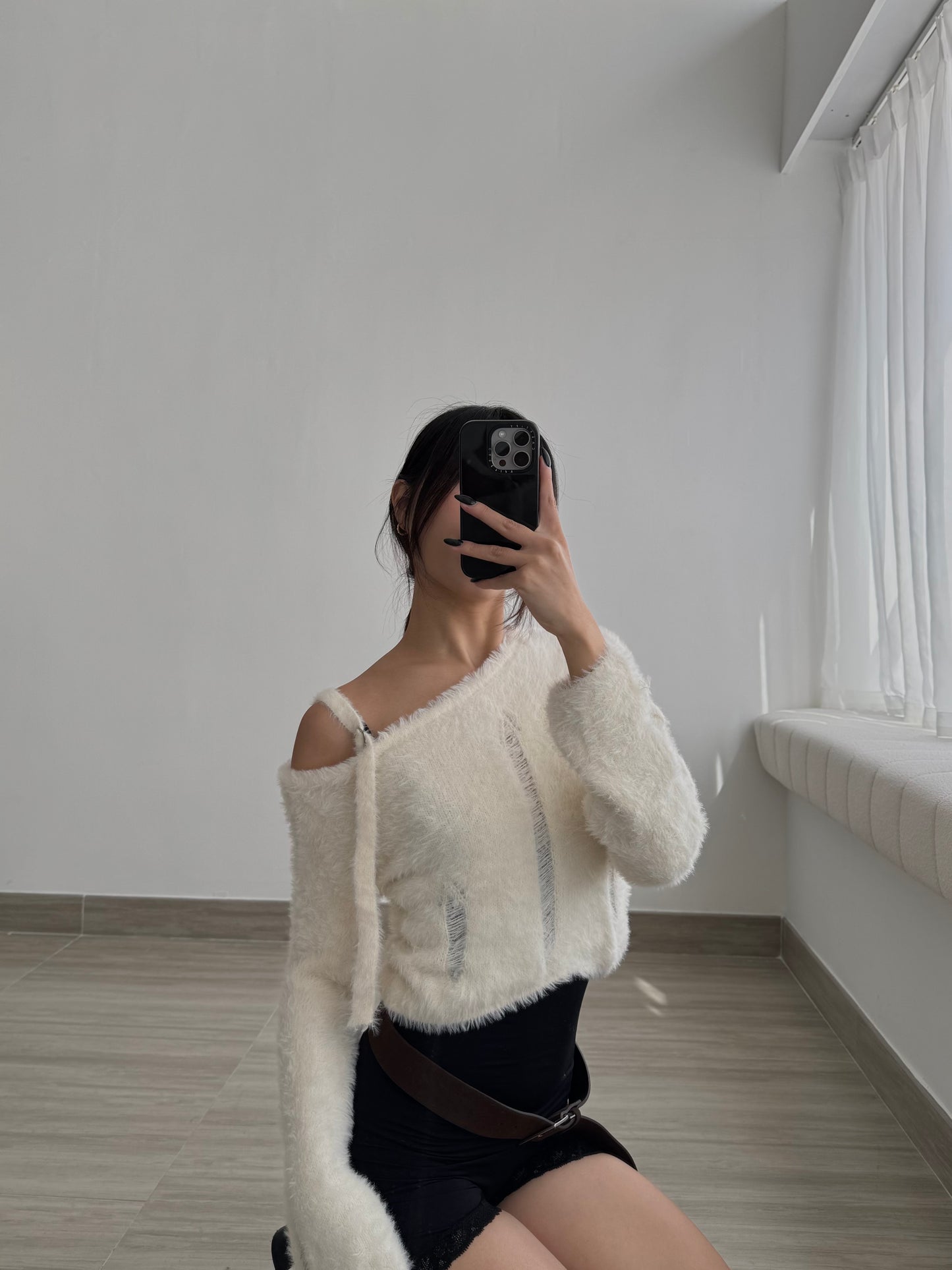 [ BEST ! ] Fluffy One Shoulder Top