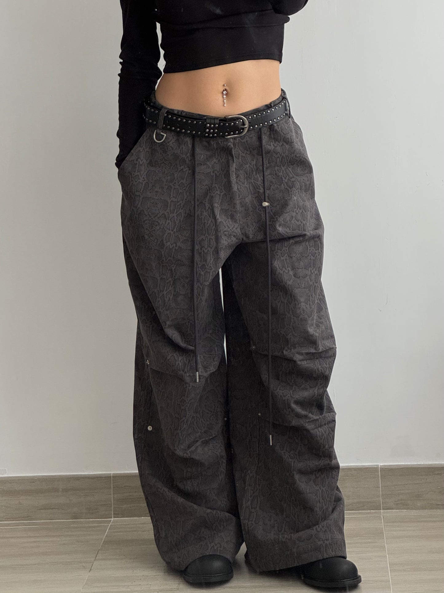 [ BEST ! ] Snake Skin Jeans