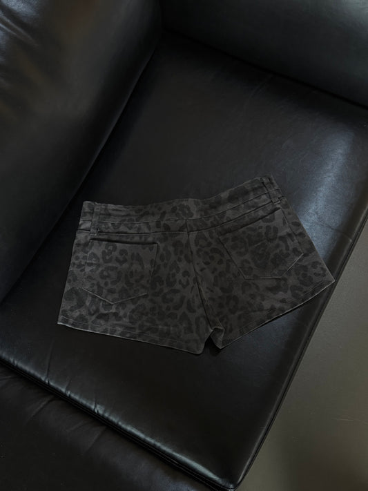 [ BEST! ] Leopard Shorts