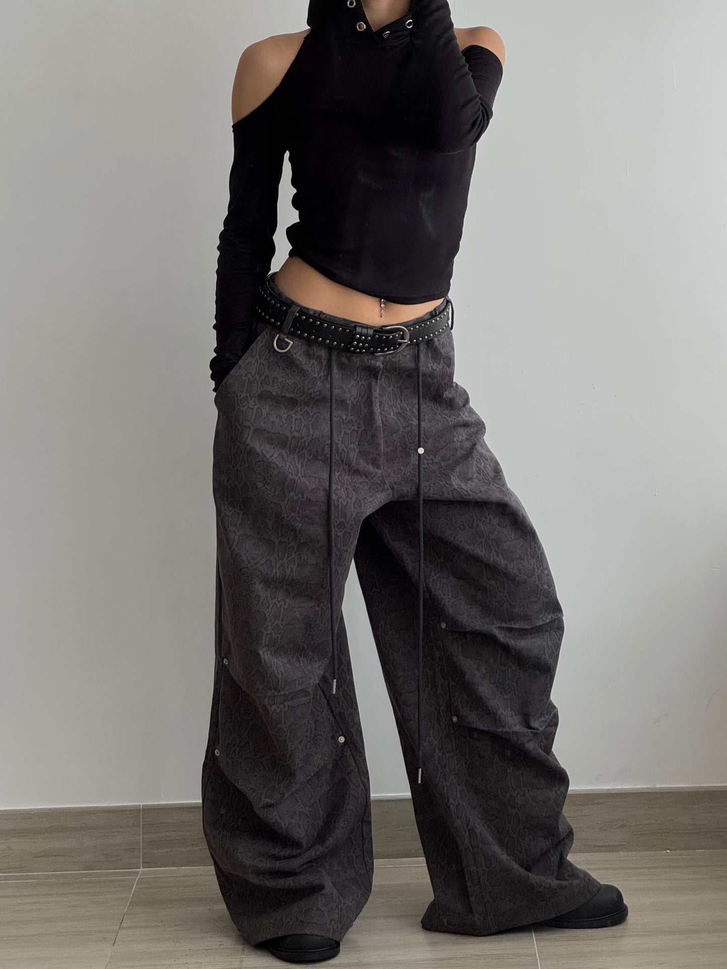 [ BEST ! ] Snake Skin Jeans
